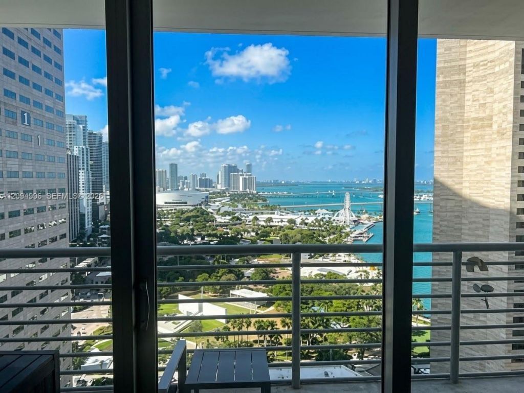 325 S Biscayne Blvd , Unit 2722, Miami, FL 33131 Photo