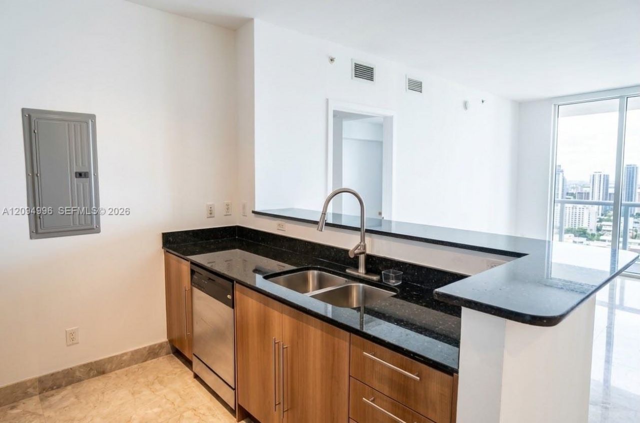 325 S Biscayne Blvd , Unit 2722, Miami, FL 33131 Photo