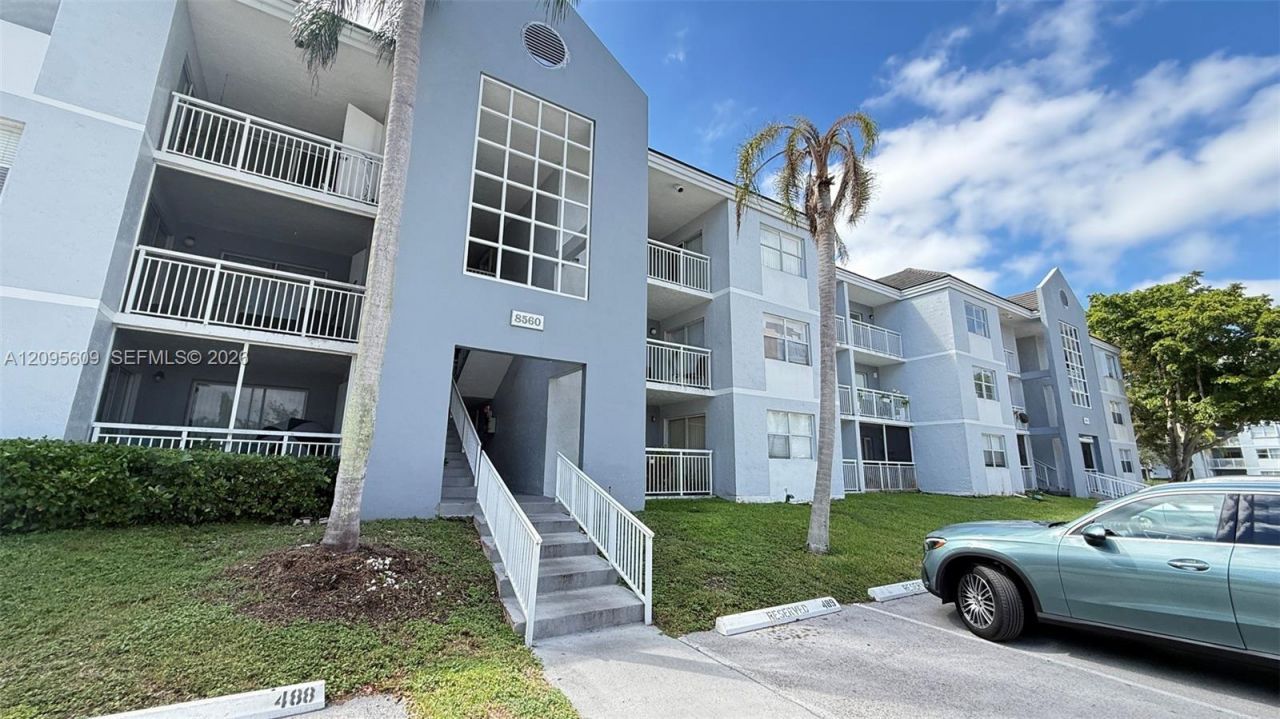 8560 SW 212th St , Unit 203, Cutler Bay, FL 33189 Photo