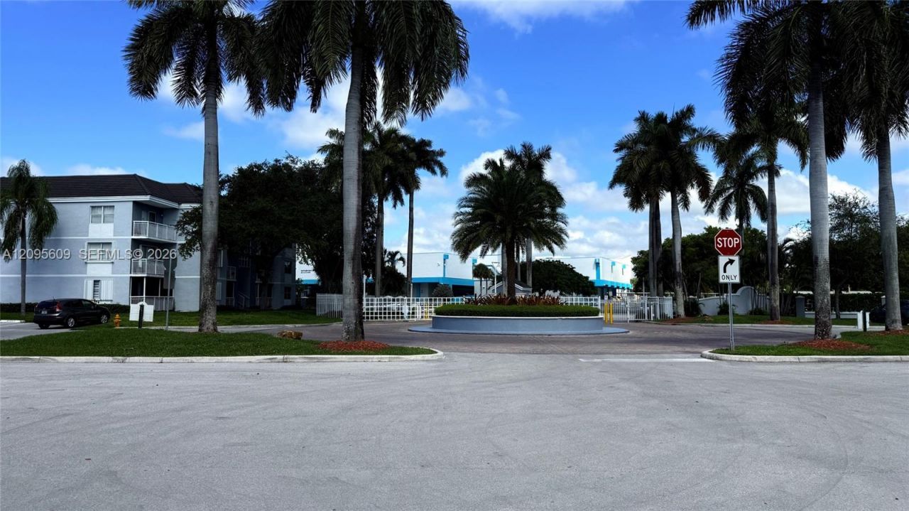 8560 SW 212th St , Unit 203, Cutler Bay, FL 33189 Photo
