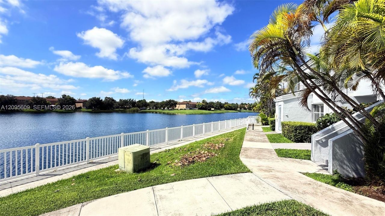 8560 SW 212th St , Unit 203, Cutler Bay, FL 33189 Photo