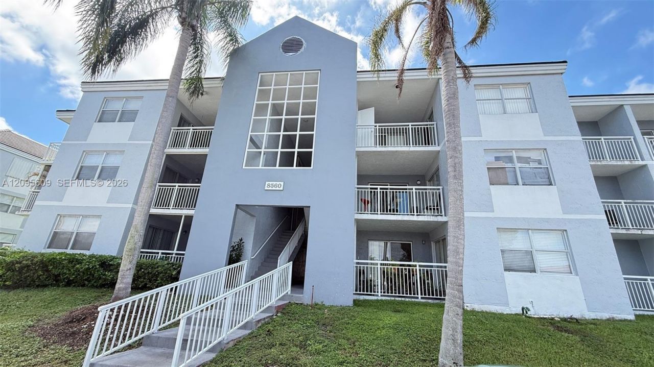 8560 SW 212th St , Unit 203, Cutler Bay, FL 33189 Photo