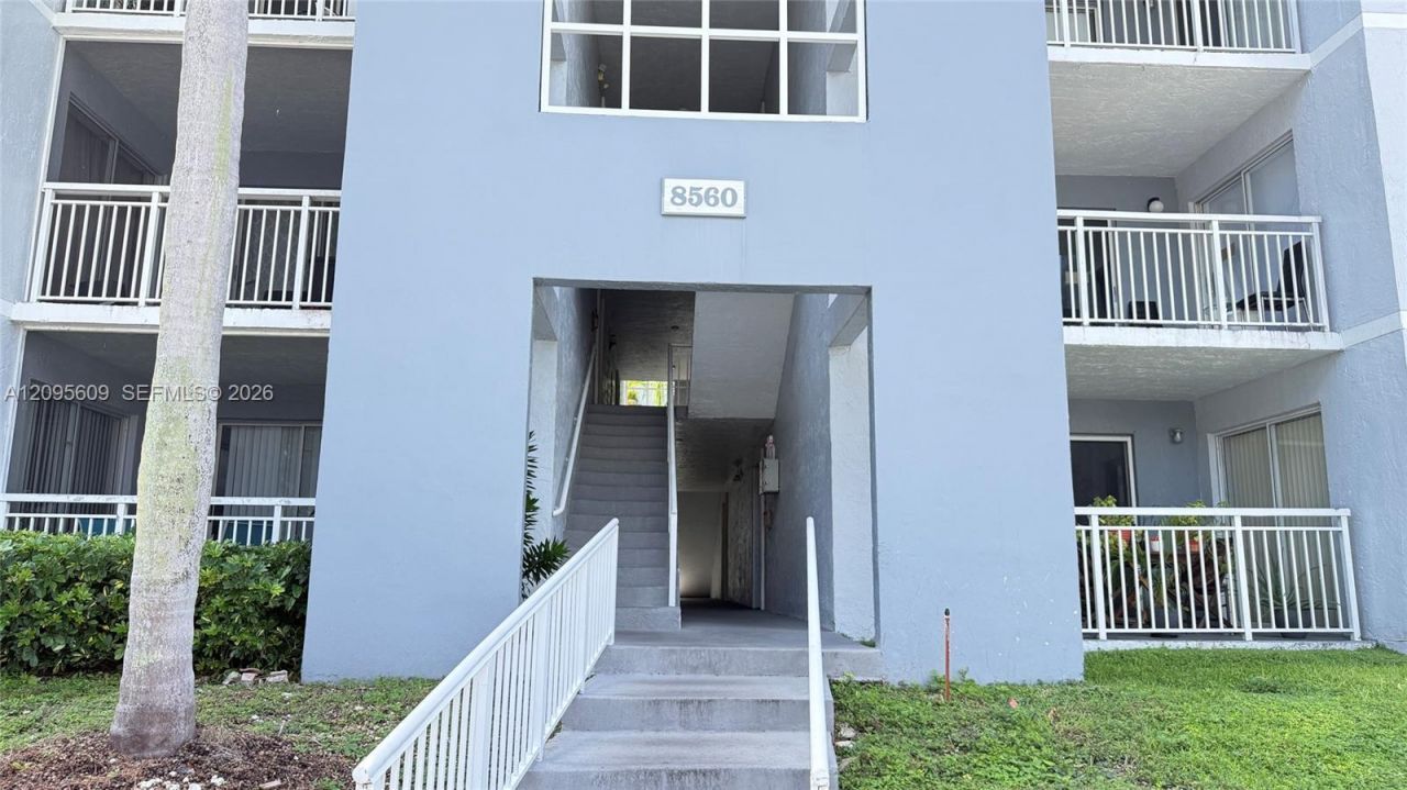 8560 SW 212th St , Unit 203, Cutler Bay, FL 33189 Photo