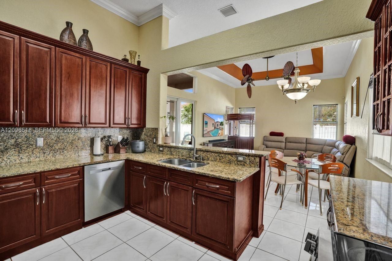 3650 SW 161st Ter, Miramar, FL 33027 Photo