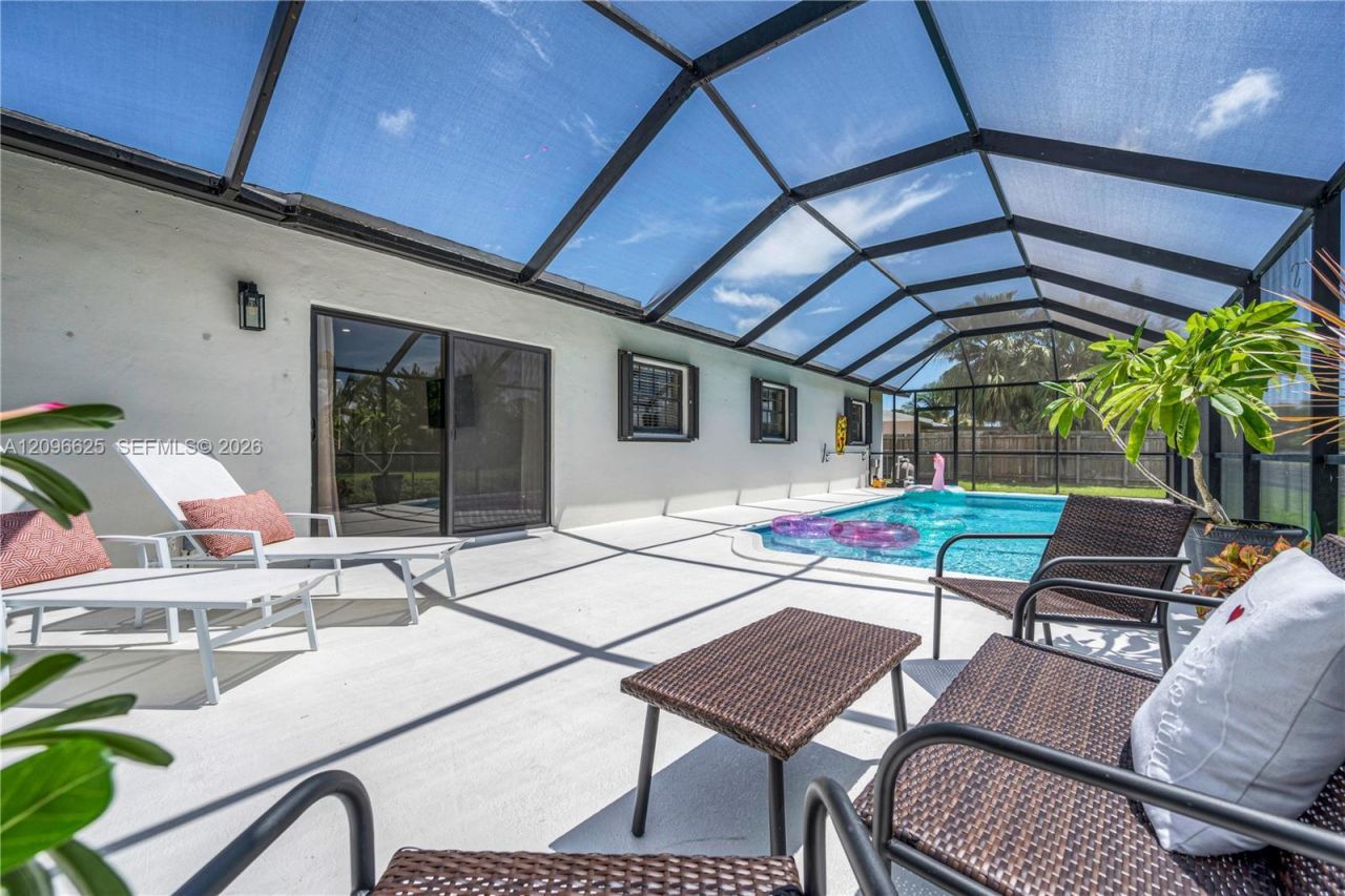 9448 Sterling Dr, Cutler Bay, FL 33157 Photo