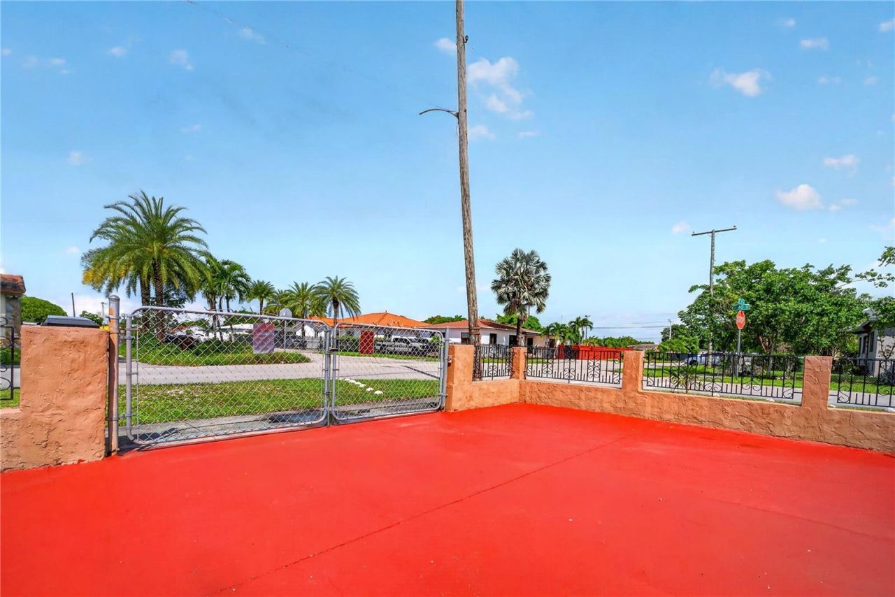 500 E 40th Street , Hialeah, FL 33013 Photo