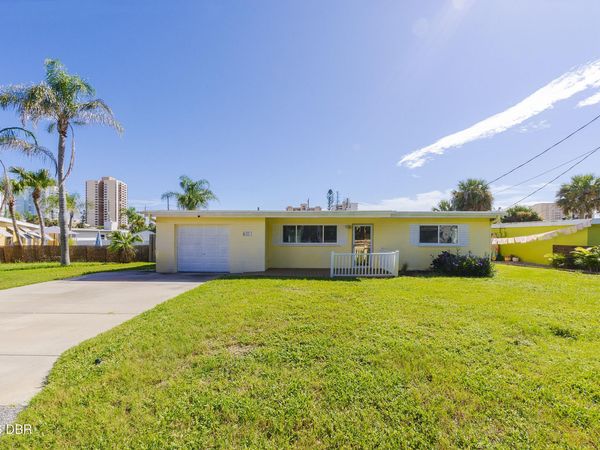 3105 La Paloma Avenue, Daytona Beach, FL 32118