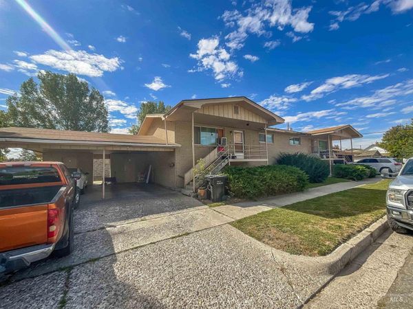 227 E 17th St, Burley, ID 83318