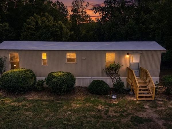 7412 Seldon Road , Summerfield, NC 27358