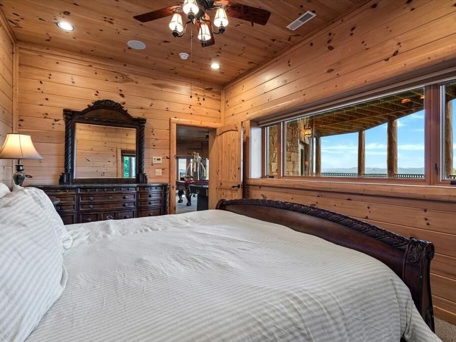 Property Image 100