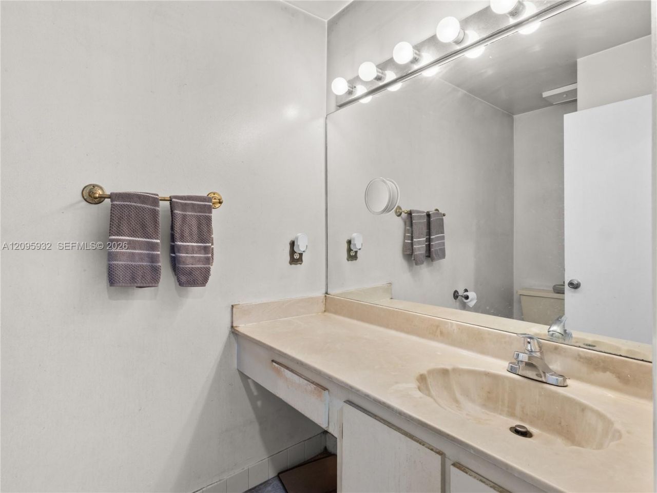 3325 Torremolinos Ave , Unit C-44, Doral, FL 33178 Photo