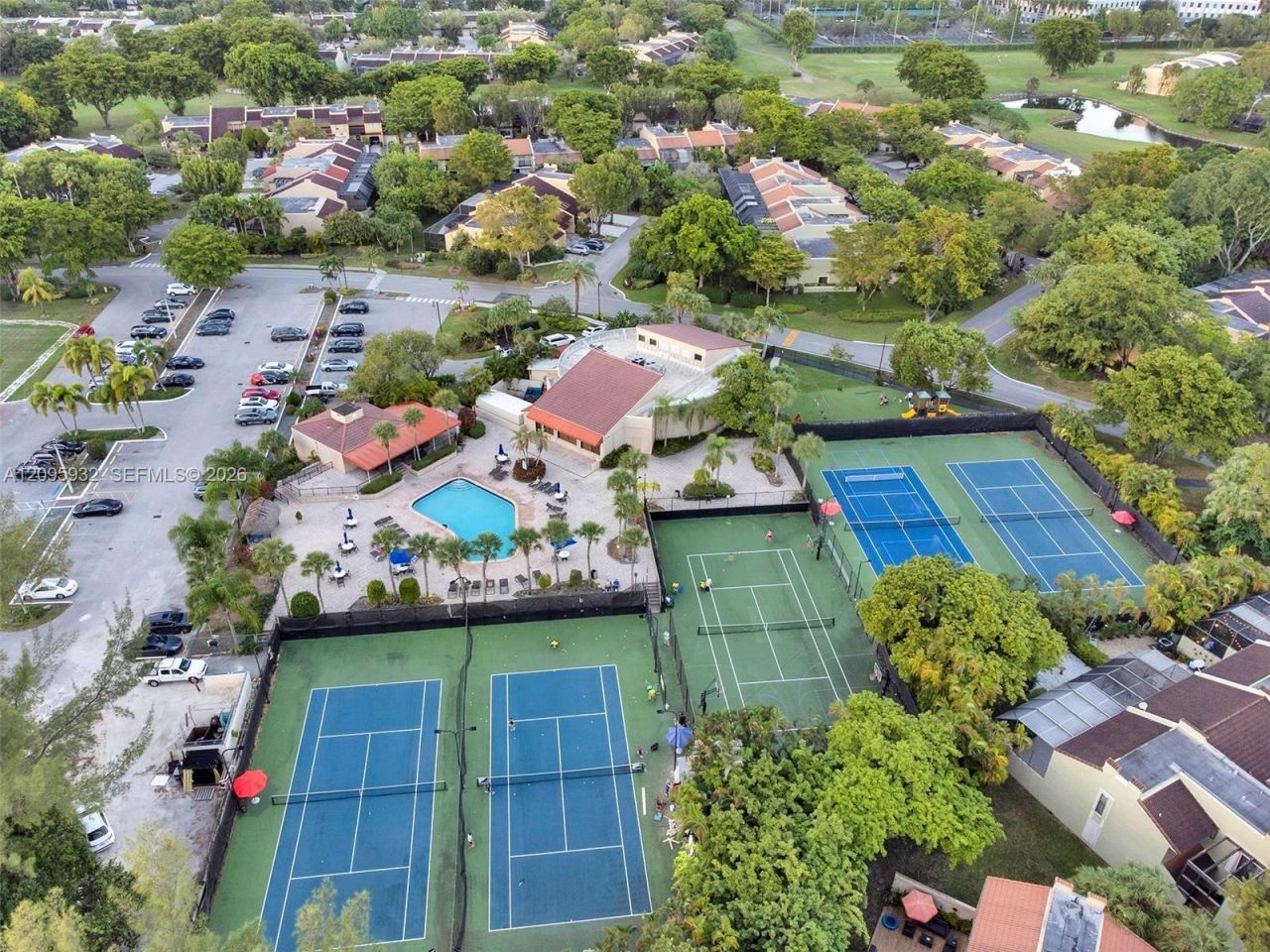 3325 Torremolinos Ave , Unit C-44, Doral, FL 33178 Photo