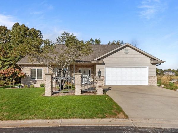 3889 N CROSSCREEK CIRCLE, Appleton, WI 54913