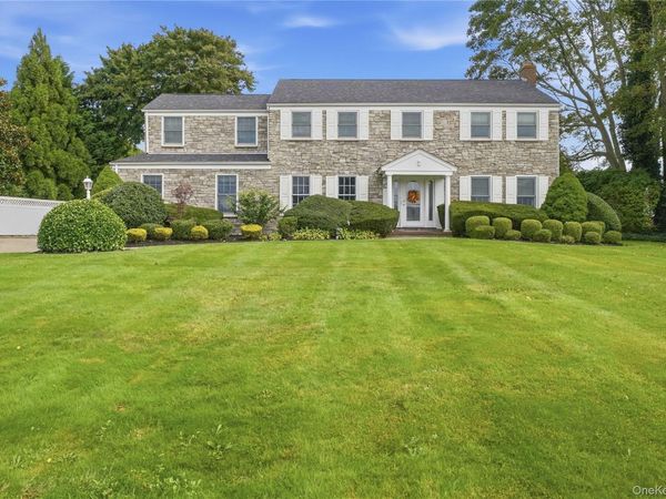 15 Saltmeadow Lane , Bayport, NY 11705