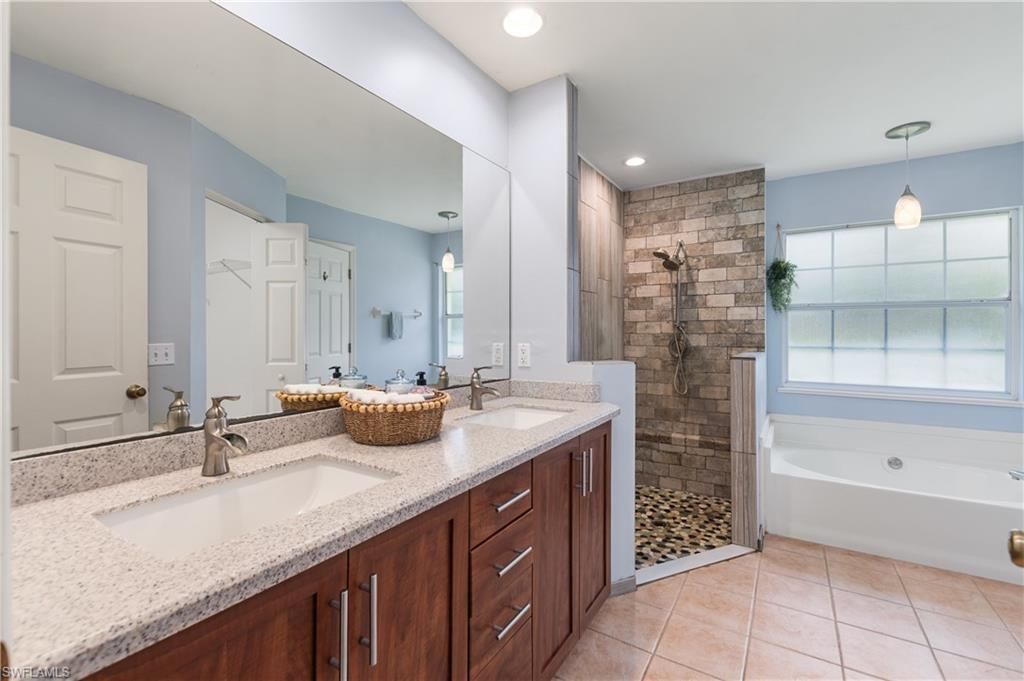 3271 7th Ave Nw, Naples, FL 34120 Photo