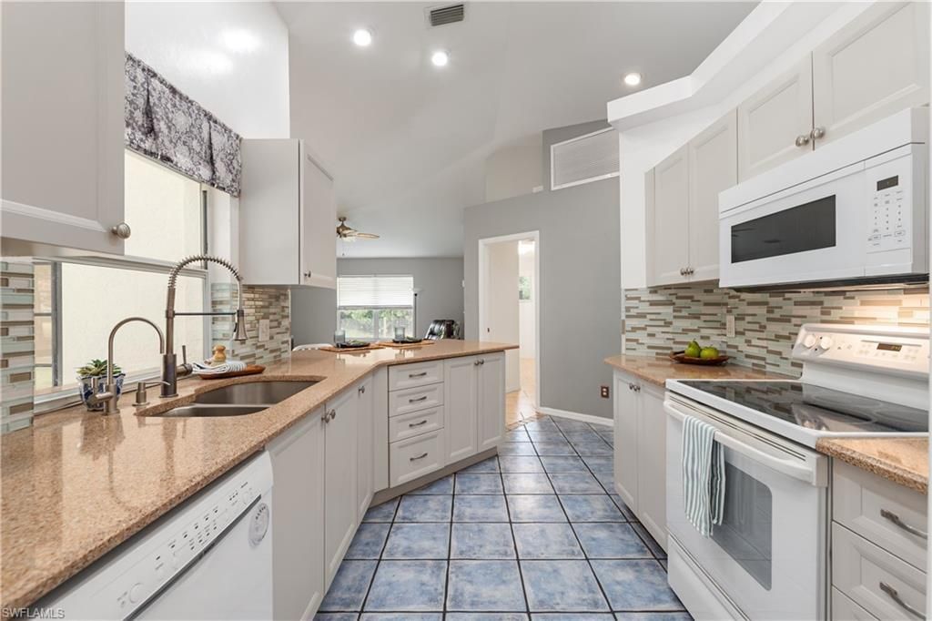 3271 7th Ave Nw, Naples, FL 34120 Photo