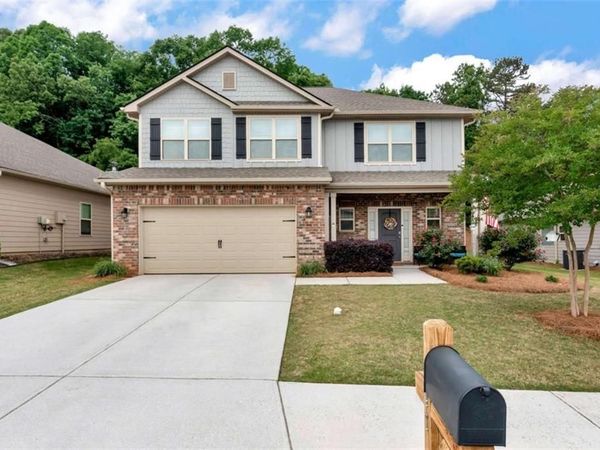 447 Brooks Village Drive , Pendergrass, GA 30567