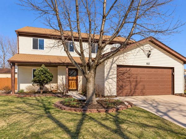 612 Armstrong Court , Buffalo Grove, IL 60089