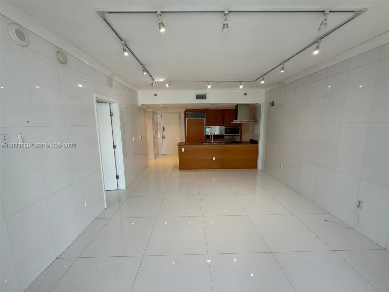 485 Brickell Ave , Unit 3303, Miami, FL 33131 Photo