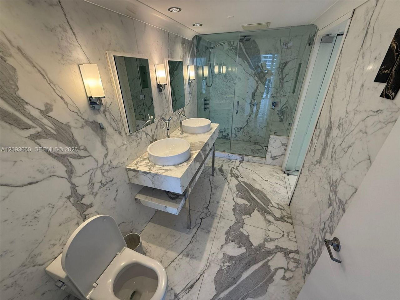 485 Brickell Ave , Unit 3303, Miami, FL 33131 Photo