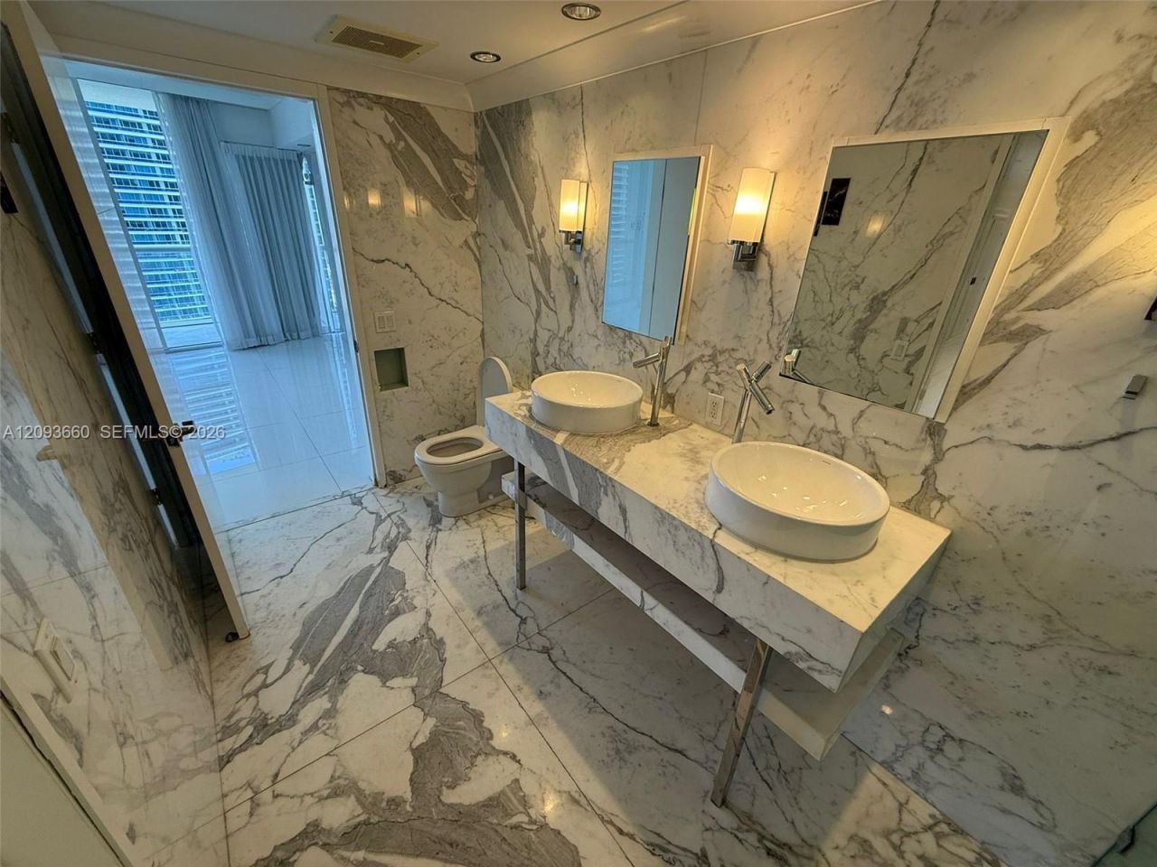 485 Brickell Ave , Unit 3303, Miami, FL 33131 Photo