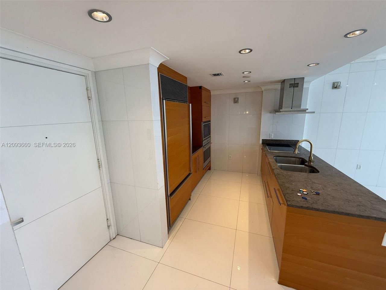 485 Brickell Ave , Unit 3303, Miami, FL 33131 Photo