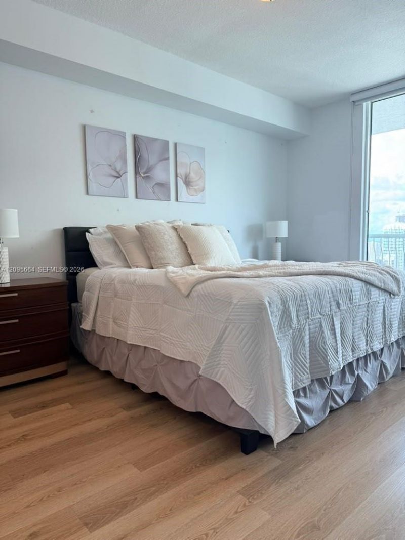 1200 Brickell Bay Dr , Unit 4220, Miami, FL 33131 Photo