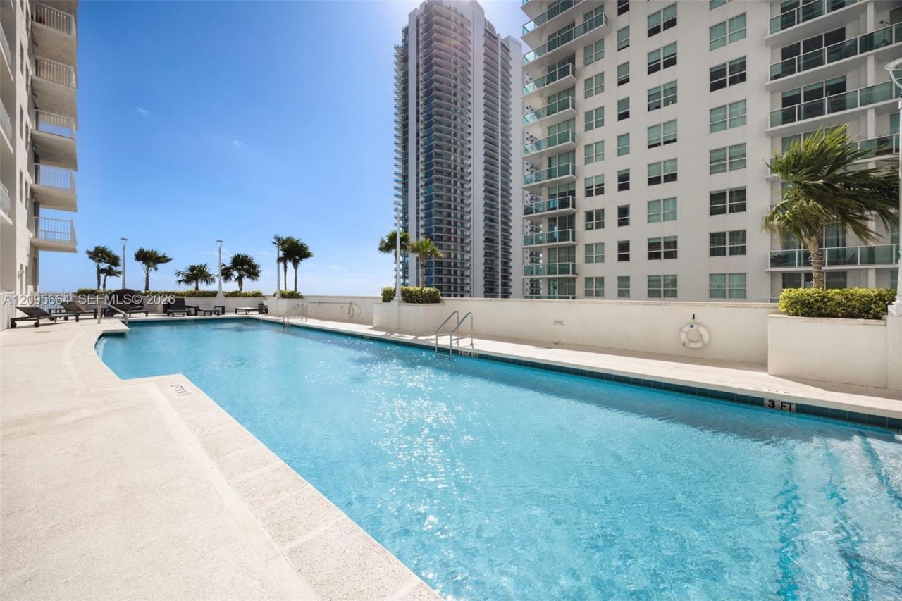 1200 Brickell Bay Dr , Unit 4220, Miami, FL 33131 Photo