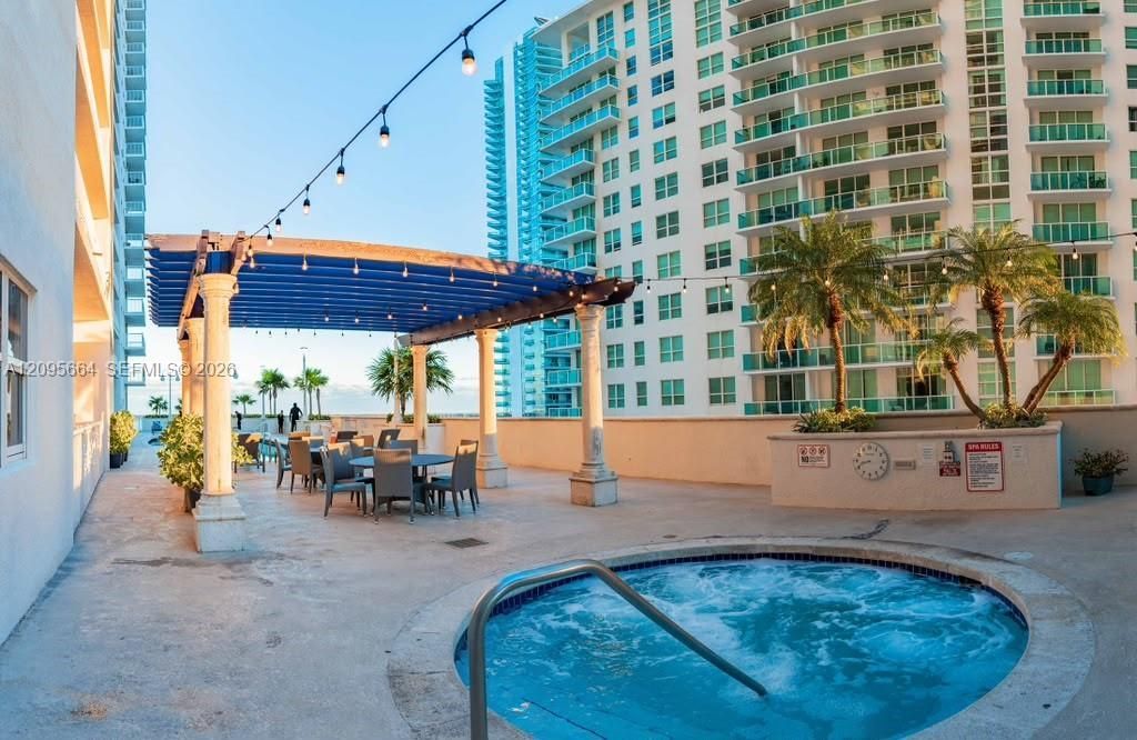 1200 Brickell Bay Dr , Unit 4220, Miami, FL 33131 Photo