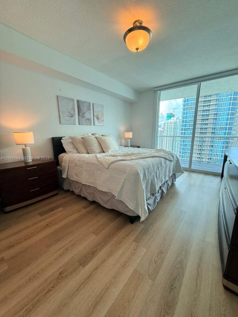 1200 Brickell Bay Dr , Unit 4220, Miami, FL 33131 Photo