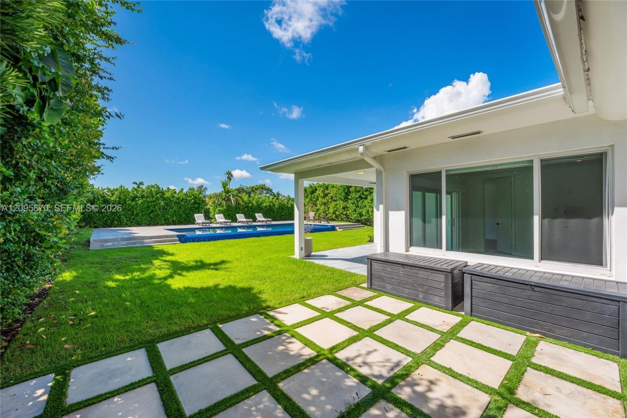 740 S Shore Dr , Miami Beach, FL 33141 Photo