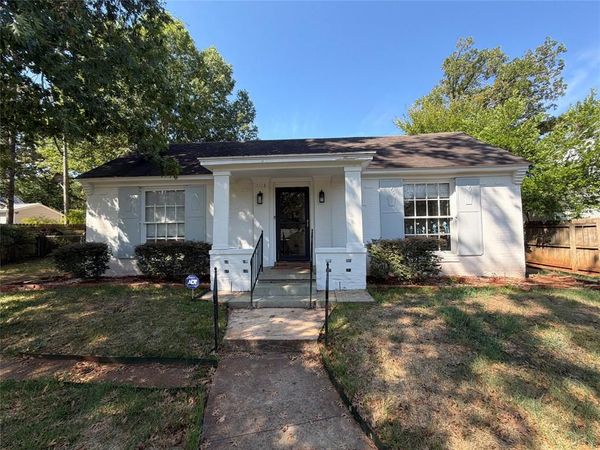 1113 S Sylvan Avenue, Palestine, TX 75801
