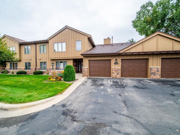 1808 Lakeview Court SW, Unit 204, Rochester, MN 55902