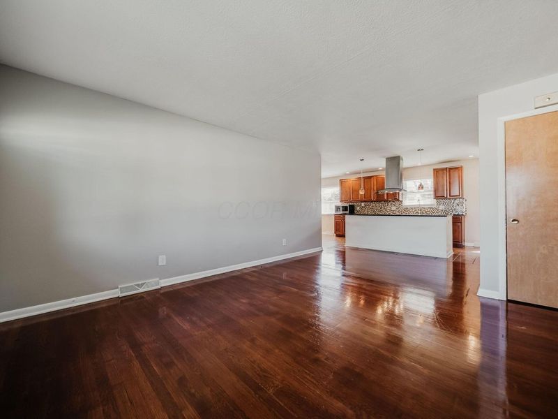 2699 Eugene Avenue, Grove City, OH 43123 Photo 7
