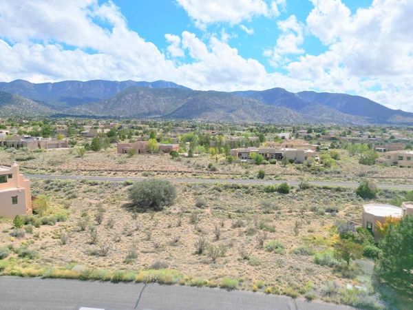 1562 Eagle Ridge Court NE, Albuquerque, NM 87122