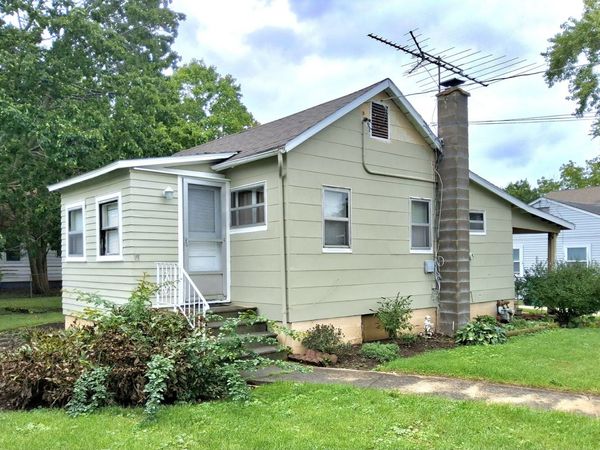 406 Cottage Row , Sycamore, IL 60178