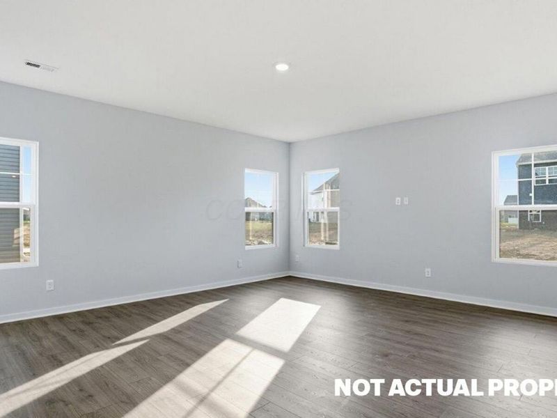 1166 Stratford Way Way, London, OH 43140 Photo 4