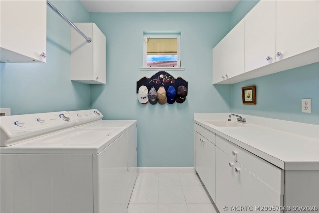 3663 SE Cambridge Drive , Stuart, FL 34997 Photo