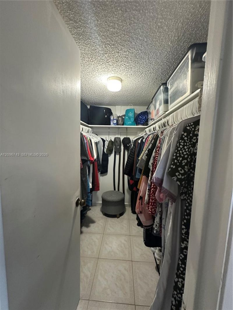 10000 NW 80th Ct , Unit 2424, Hialeah Gardens, FL 33016 Photo