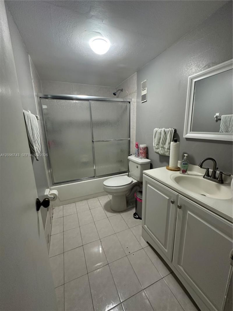 10000 NW 80th Ct , Unit 2424, Hialeah Gardens, FL 33016 Photo