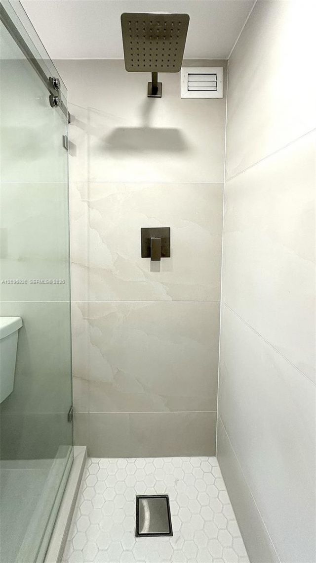 2750 NE 183rd St , Unit 505, Aventura, FL 33160 Photo