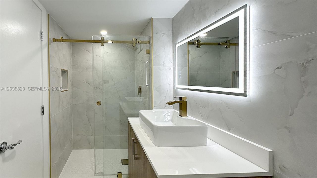 2750 NE 183rd St , Unit 505, Aventura, FL 33160 Photo