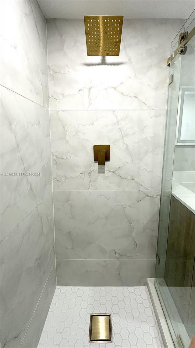 2750 NE 183rd St , Unit 505, Aventura, FL 33160 Photo