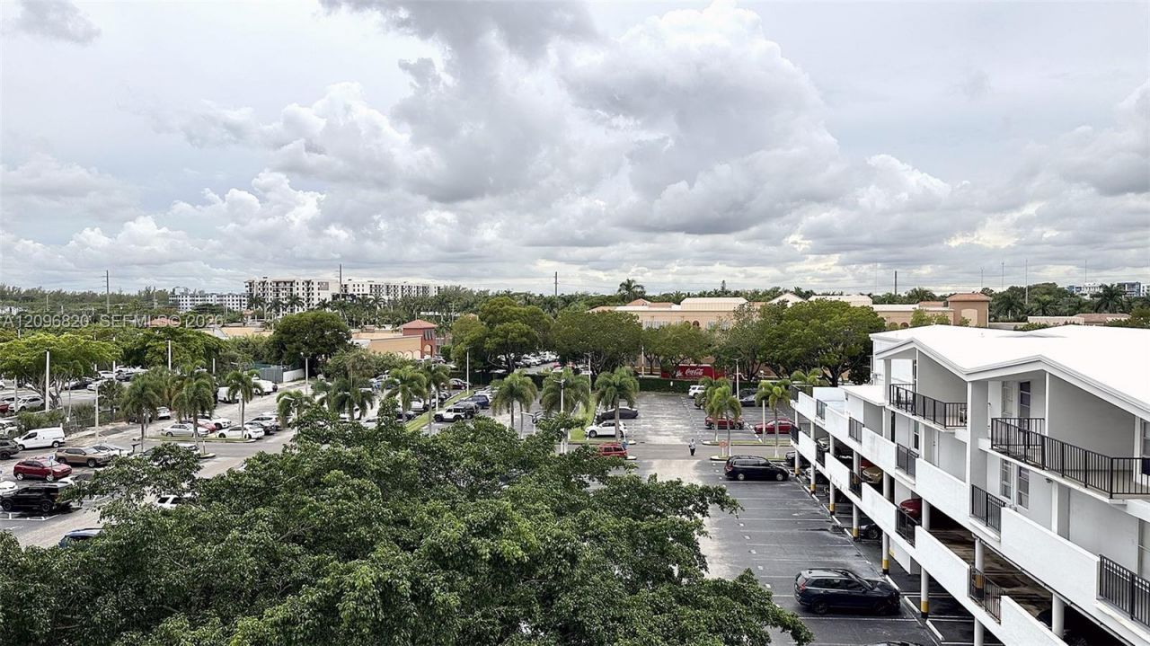 2750 NE 183rd St , Unit 505, Aventura, FL 33160 Photo