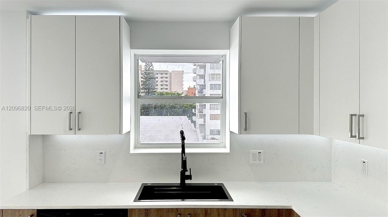 2750 NE 183rd St , Unit 505, Aventura, FL 33160 Photo
