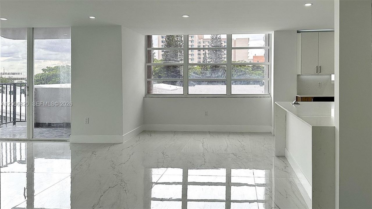 2750 NE 183rd St , Unit 505, Aventura, FL 33160 Photo