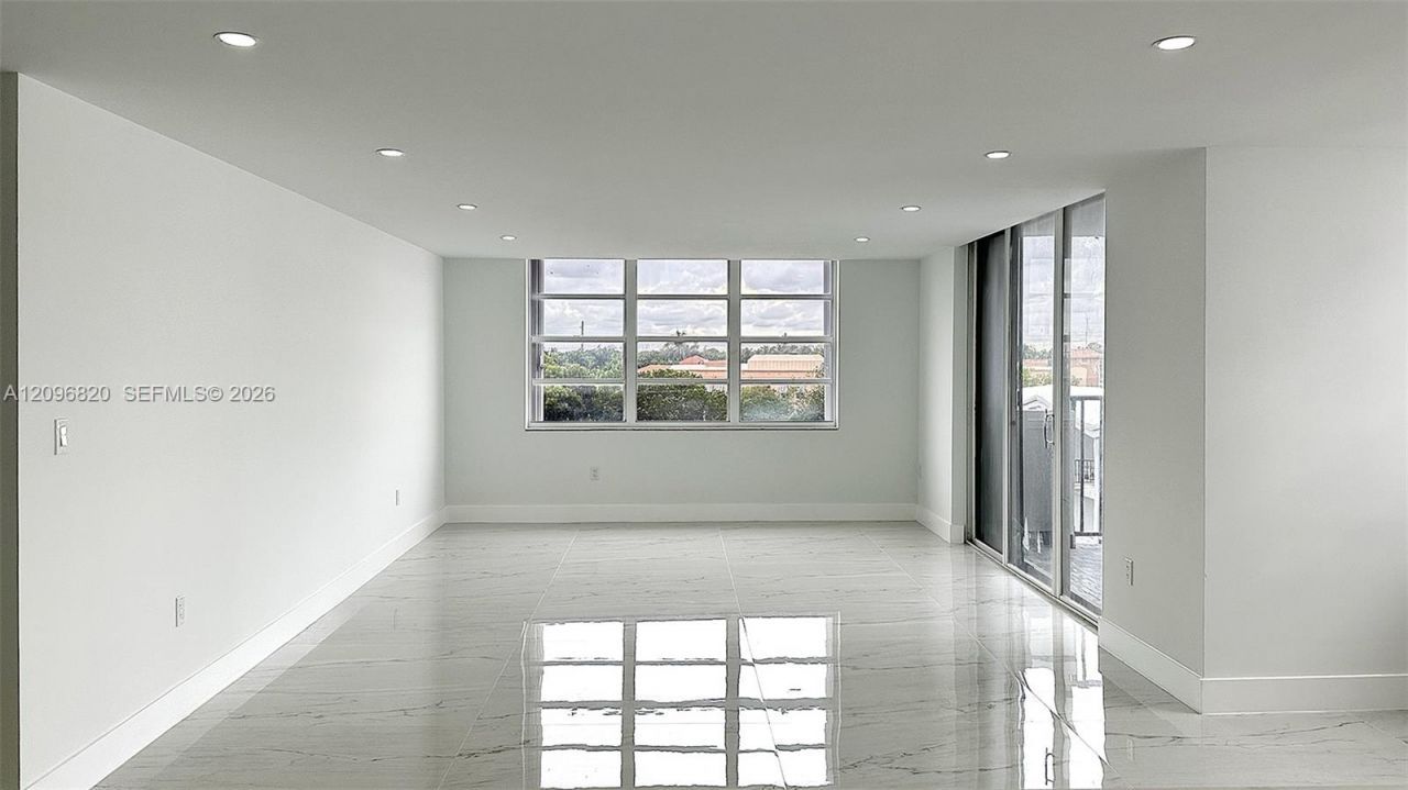 2750 NE 183rd St , Unit 505, Aventura, FL 33160 Photo