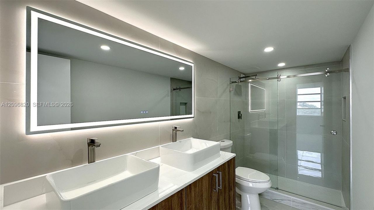 2750 NE 183rd St , Unit 505, Aventura, FL 33160 Photo