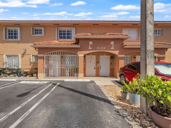 Unit 207, Hialeah, FL 33016