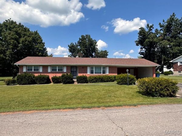 300 Christian Drive , Bloomfield, MO 63825